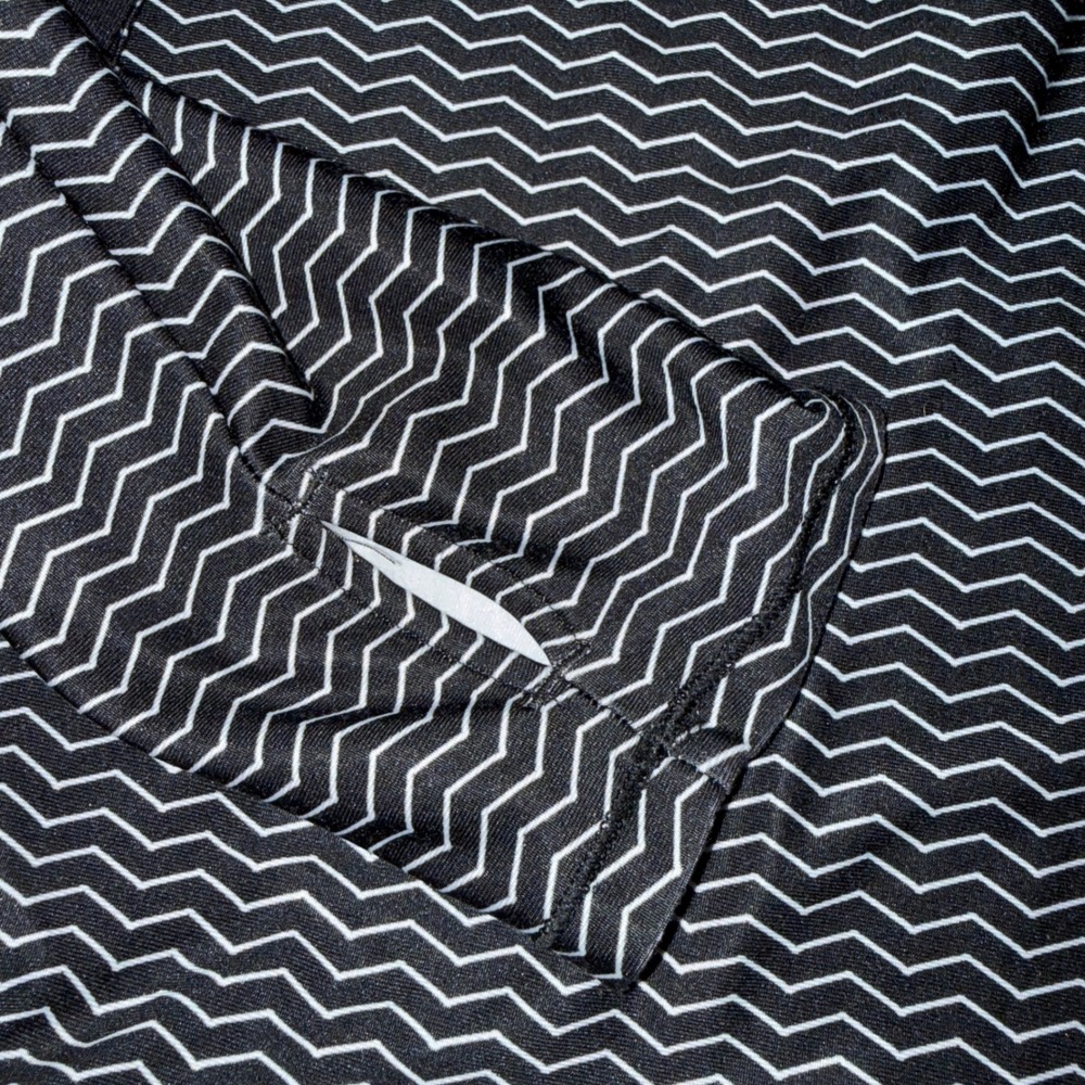 DSG Women's Black White‎ Chevron Print 1/4 Zip Long Sleeve Athletic Top 2X - Picture 3 of 6